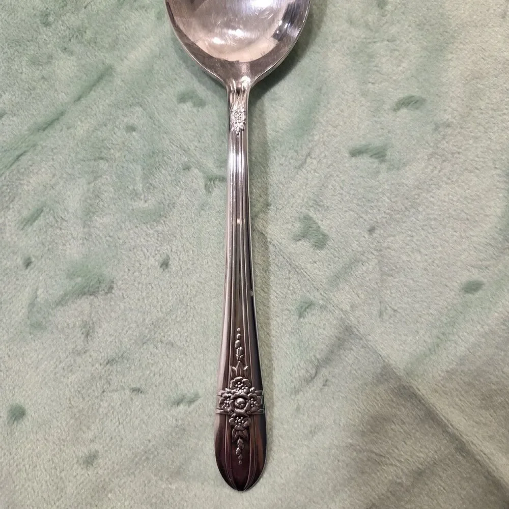 Wm Rogers lot soup